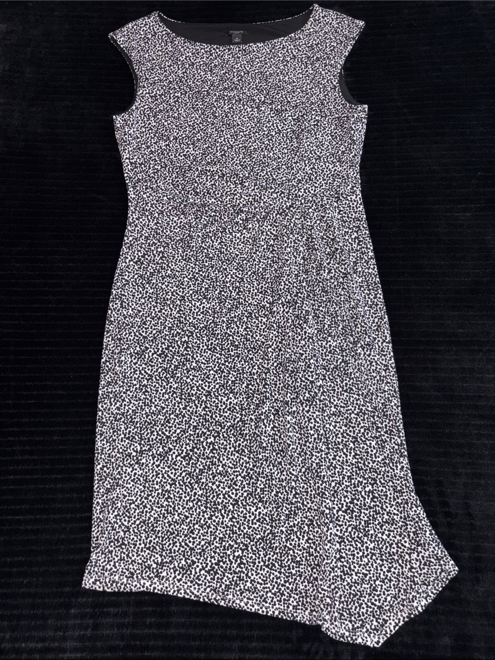 Ann Taylor Sz M Sleeveless Black and White Printed Sheath Dress